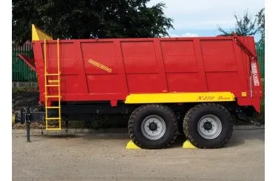 Разбрасыватель удобрений N272/2 14 т